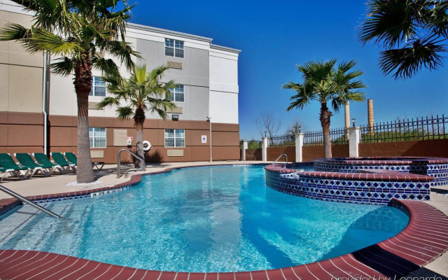 Candlewood Suites Galveston by IHG