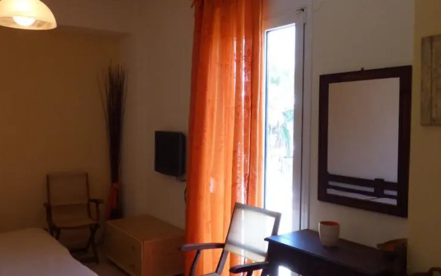 Calma Apartments & Studios