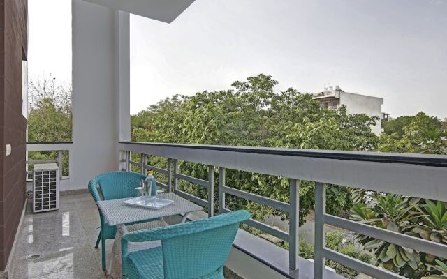Blue Moon Residency Hotel & Restaurant