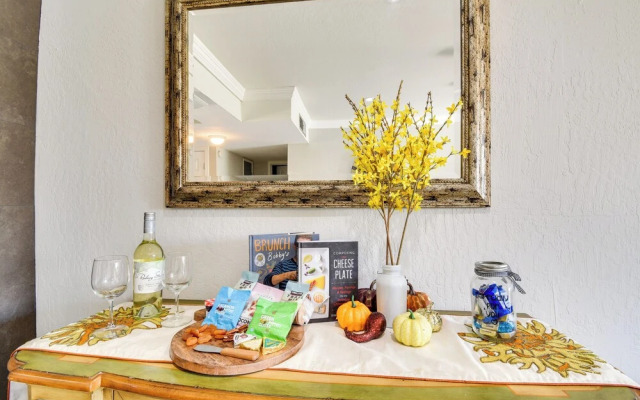 Near Fashion Square & Old Town: Scottsdale Condo!