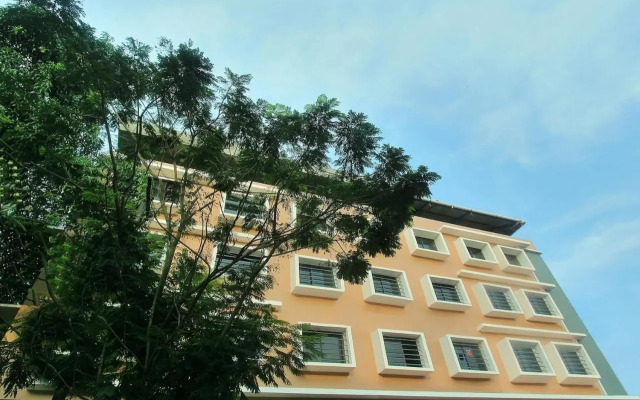 Oyo 23602 Laxman Residency