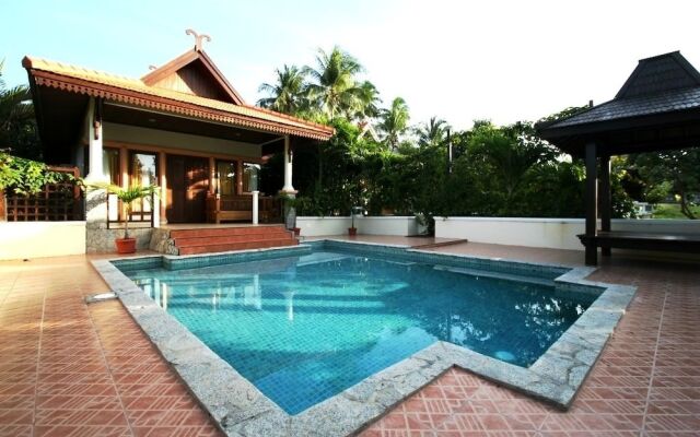 IStana Pool Villas & Spa