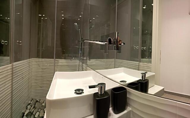 Comely n Gusto luxury Apts.(Must)