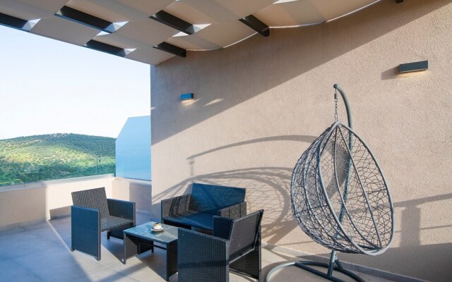 Serenity Suites Sea View 3