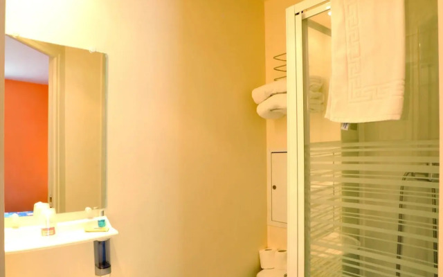 Hotel initial by balladins Roissy CDG / Saint-Mard