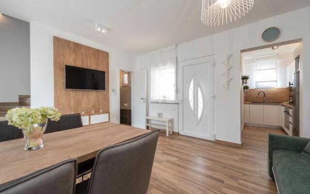 Luxury Apartments - La Vir 1 & 2