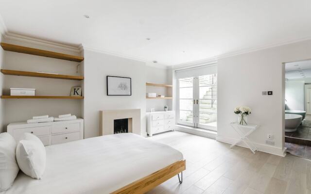 2 Bedroom Chelsea Flat By Thames