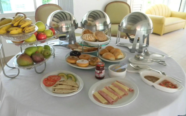 Las Gaviotas Hotel & Suites