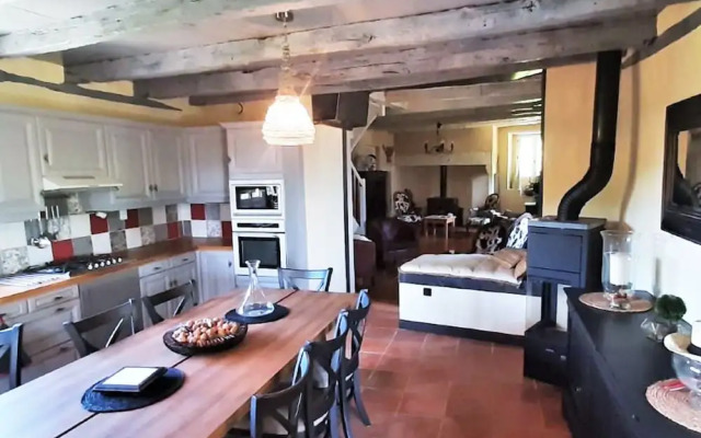 Beautifully Renovated House With Private Pool