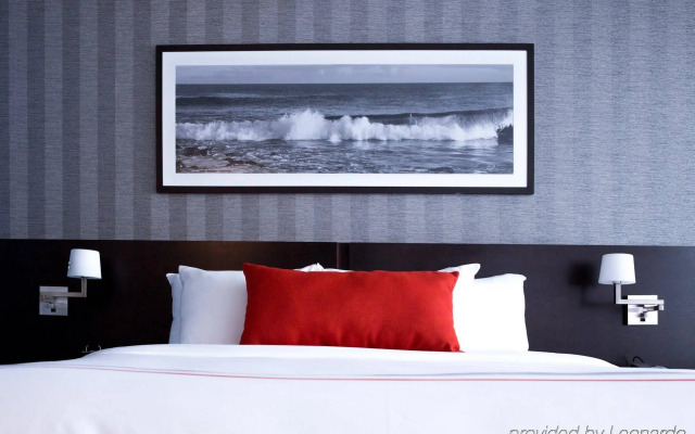 The Grand Winnipeg Airport Hotel by Lakeview
