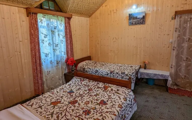 Golden Hopes Group Of Houseboats