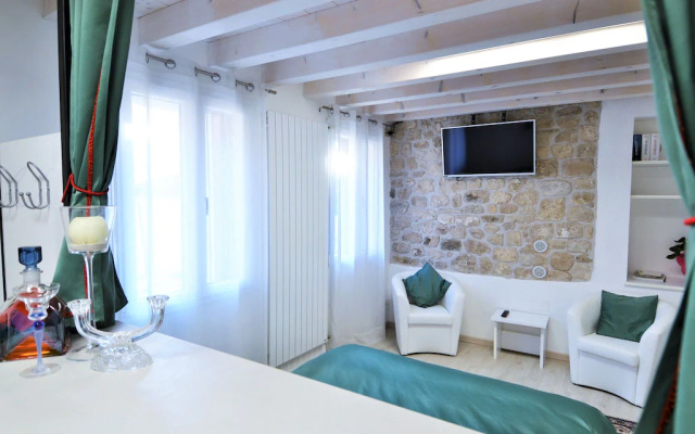 Pleasant Apartment in Miane With Shared Swimming Pool