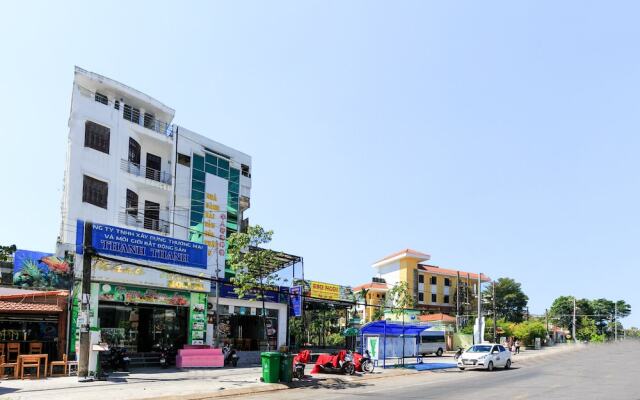 OYO 692 Trang Pham Hostel