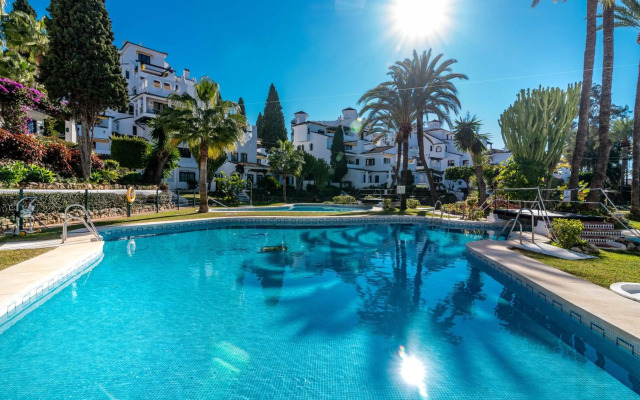 Newly renovated 3 bedroom apt next to Puerto Banús