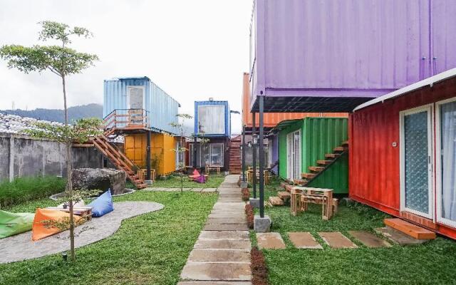 Container Smart Stay (CSS)