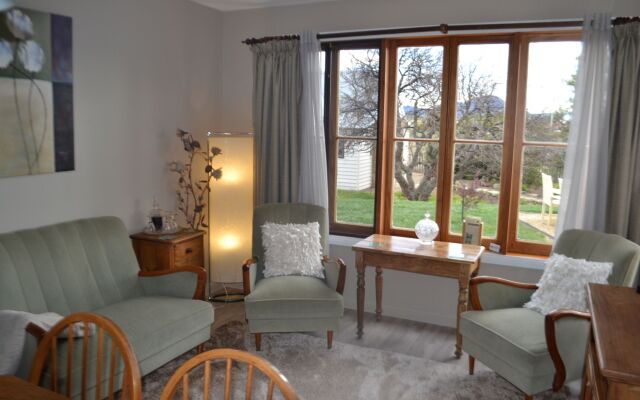Mulberry Cottage Unique B&B