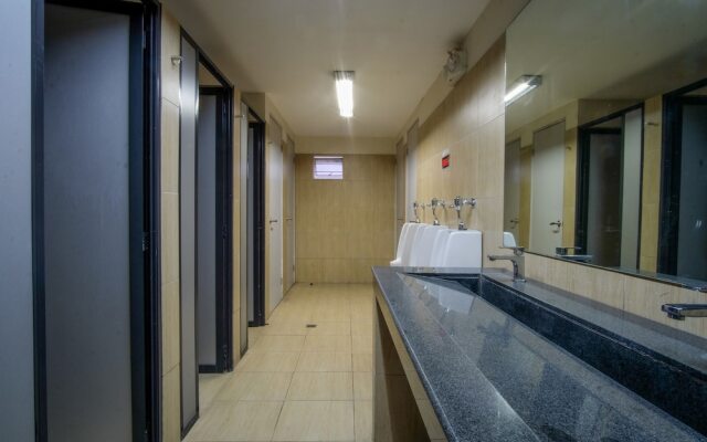 Metro Deluxe Residences