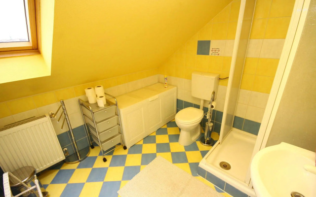 Pal's Hostel & Apartments