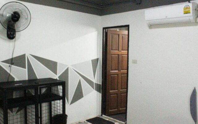 Bodega Phuket Party Hostel - Adults Only