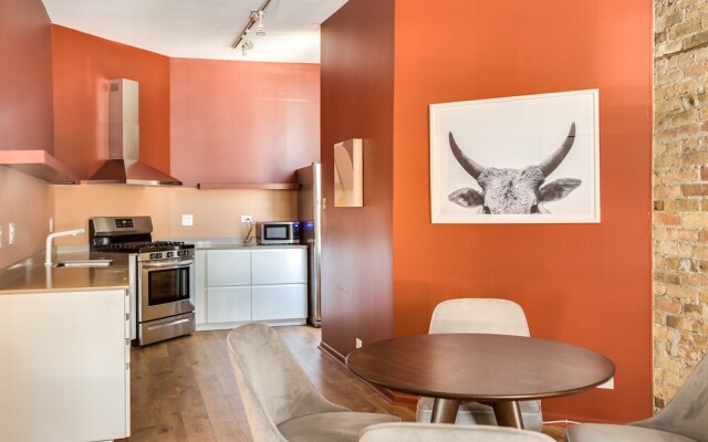 858 Orleans