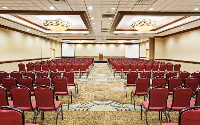 Crowne Plaza Knoxville Downtown University by IHG