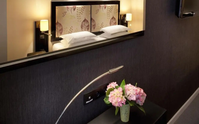 Hotel Caron Paris 4