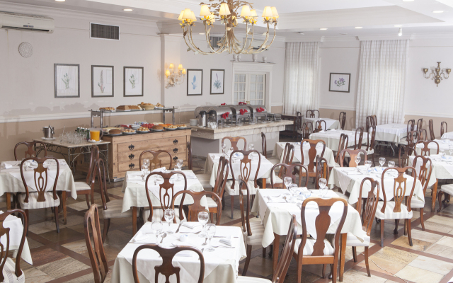 San Raphael Country Hotel