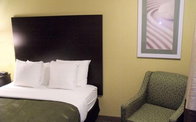 Clarion Pointe Winslow I-40