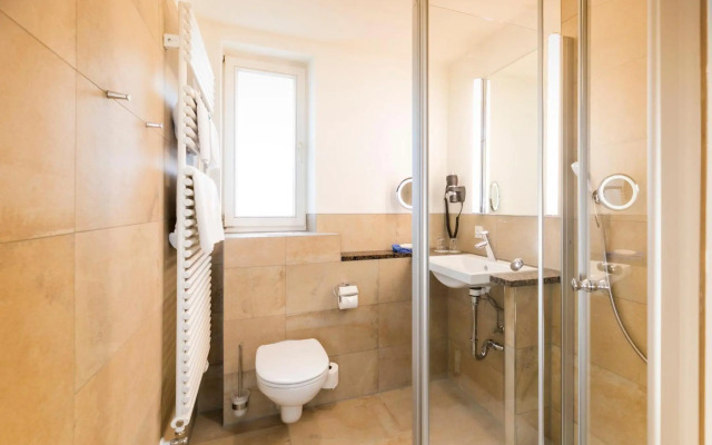 Hotel Münchner Hof und Blauer Turm