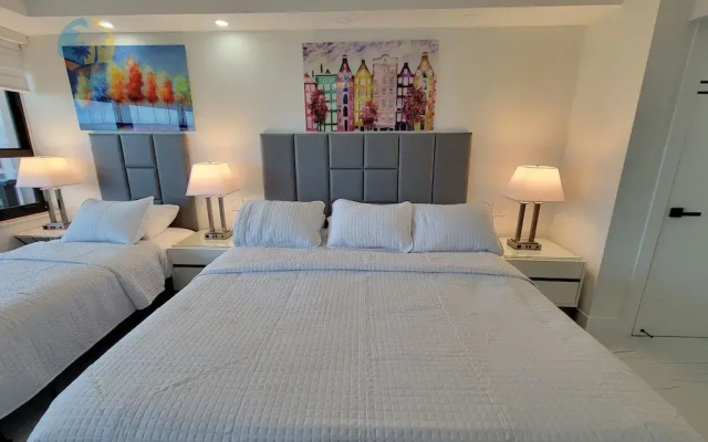 Alexander 903 4 Bedroom Apts