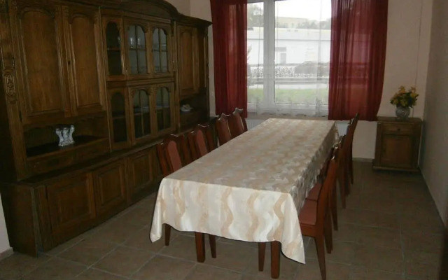 Hotel Ava