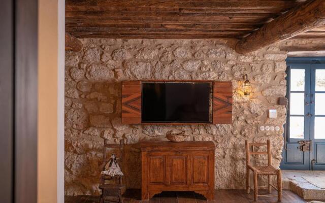 1813 Stone Mansion by Neuvel