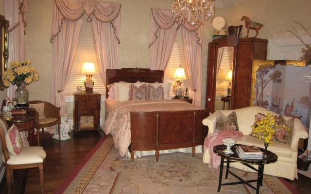 Belle Oaks Inn