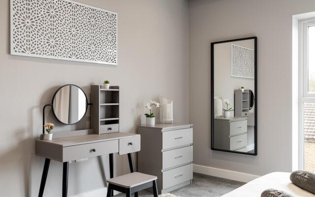 Wonderful Top-Floor Apartment