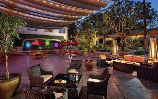 Doubletree By Hilton Hotel Claremont