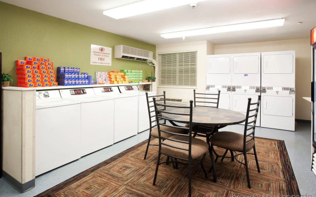 Sonesta Simply Suites Denver West Federal Center