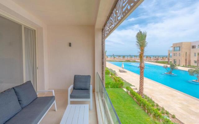 Mangroovy 2 Bedroom Sea View Apartment, Pool & Beach