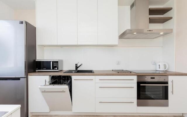 Premium apartment with a port view by Renters