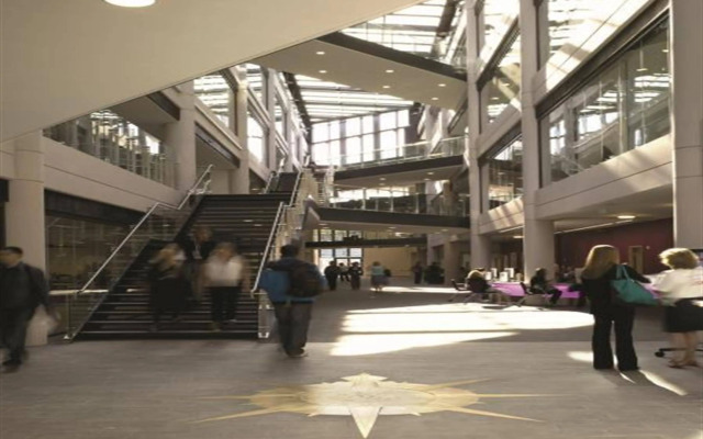 Petros Court