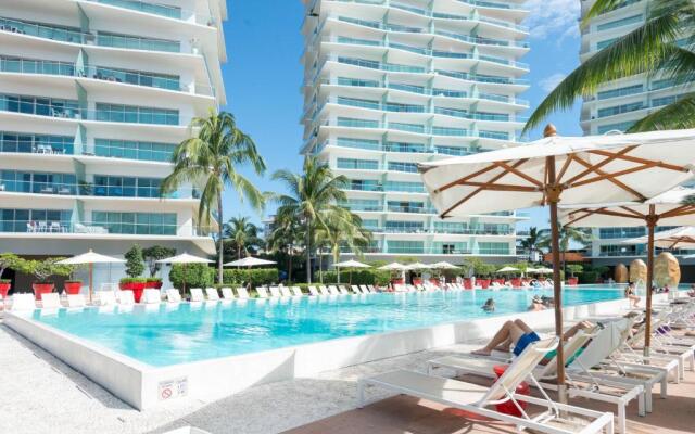 ICONTower2-1401 Icon - Panoramic Views Ocean, Beach, Best Pool