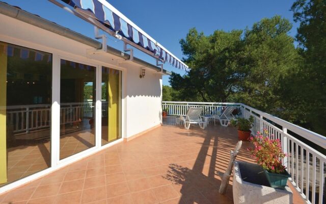 Amazing Home in Vrboska With Wifi and 2 Bedrooms