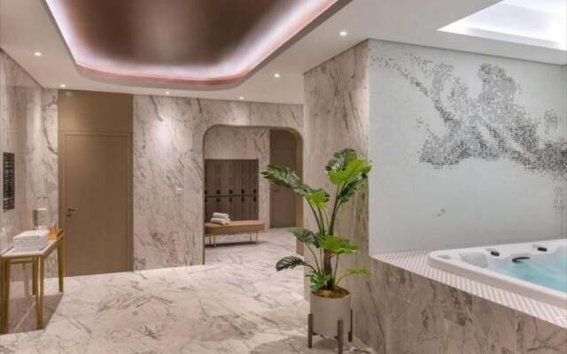 Gorgeous 2 Br in Paramount