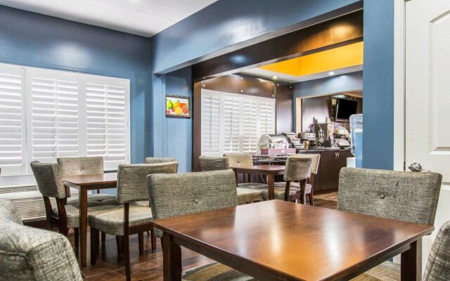 Hotel Hwood