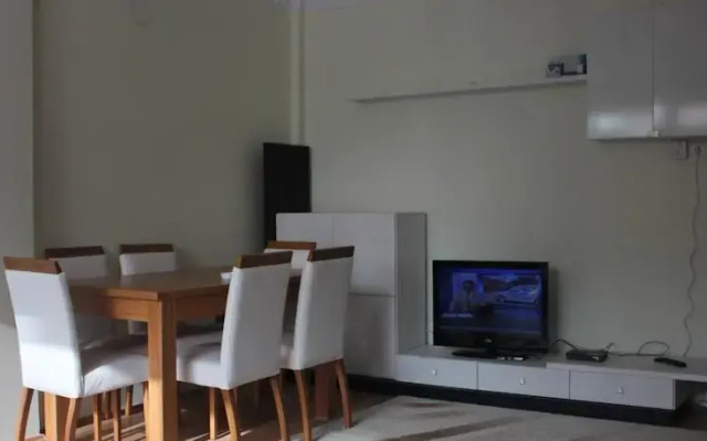 Red Apple Suites