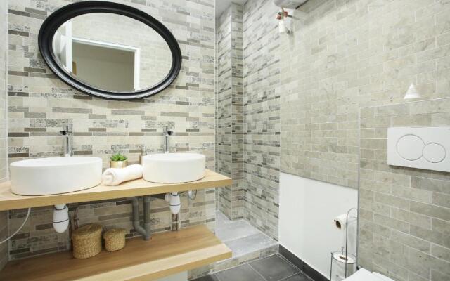 253, 2BDR Center of PARIS