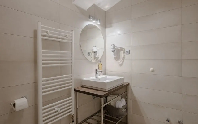 Rogac Rooms