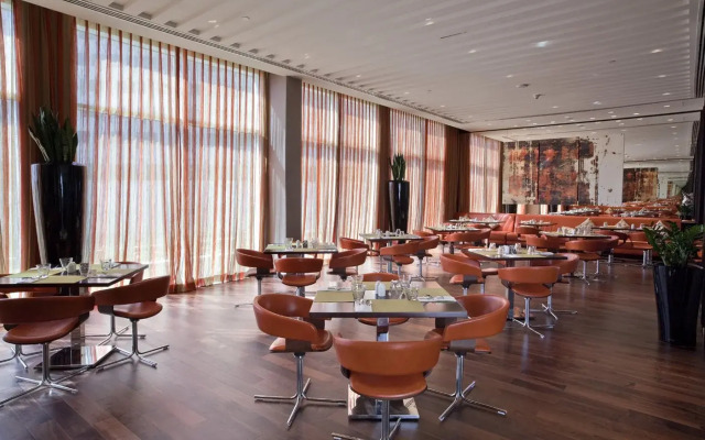 Centro Yas Island