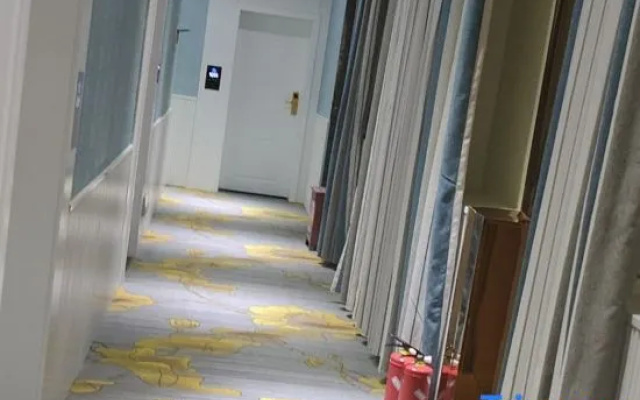 Yulong Business Hotel