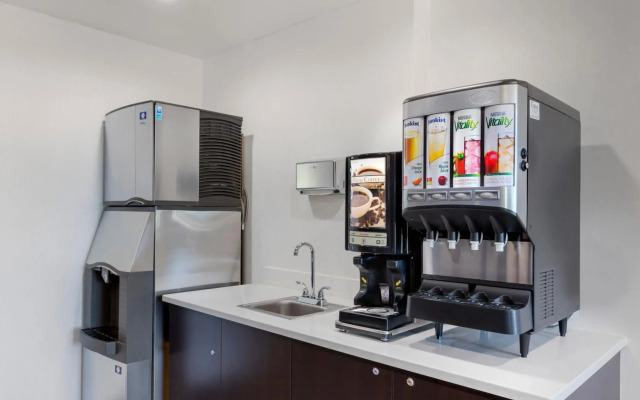 Avion Inn Near LGA Airport, Ascend Hotel Collection