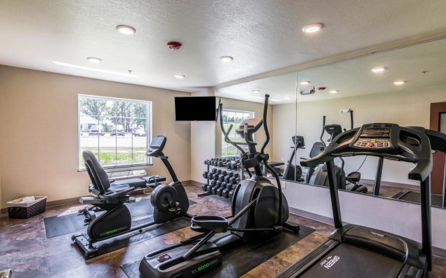 Cobblestone Inn & Suites - Barron